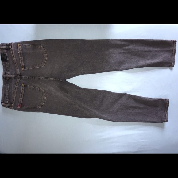 BDG High-Waisted Girlfriend Jean - Picture 3 of 4